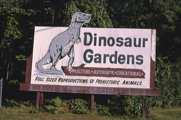 Dinosaur Gardens - OLD POSTCARD VIEW